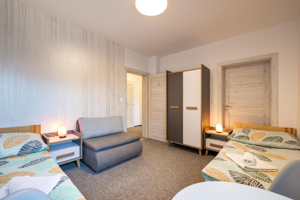 Ubytovanie Magnolia Hotell Lipany Exteriör bild