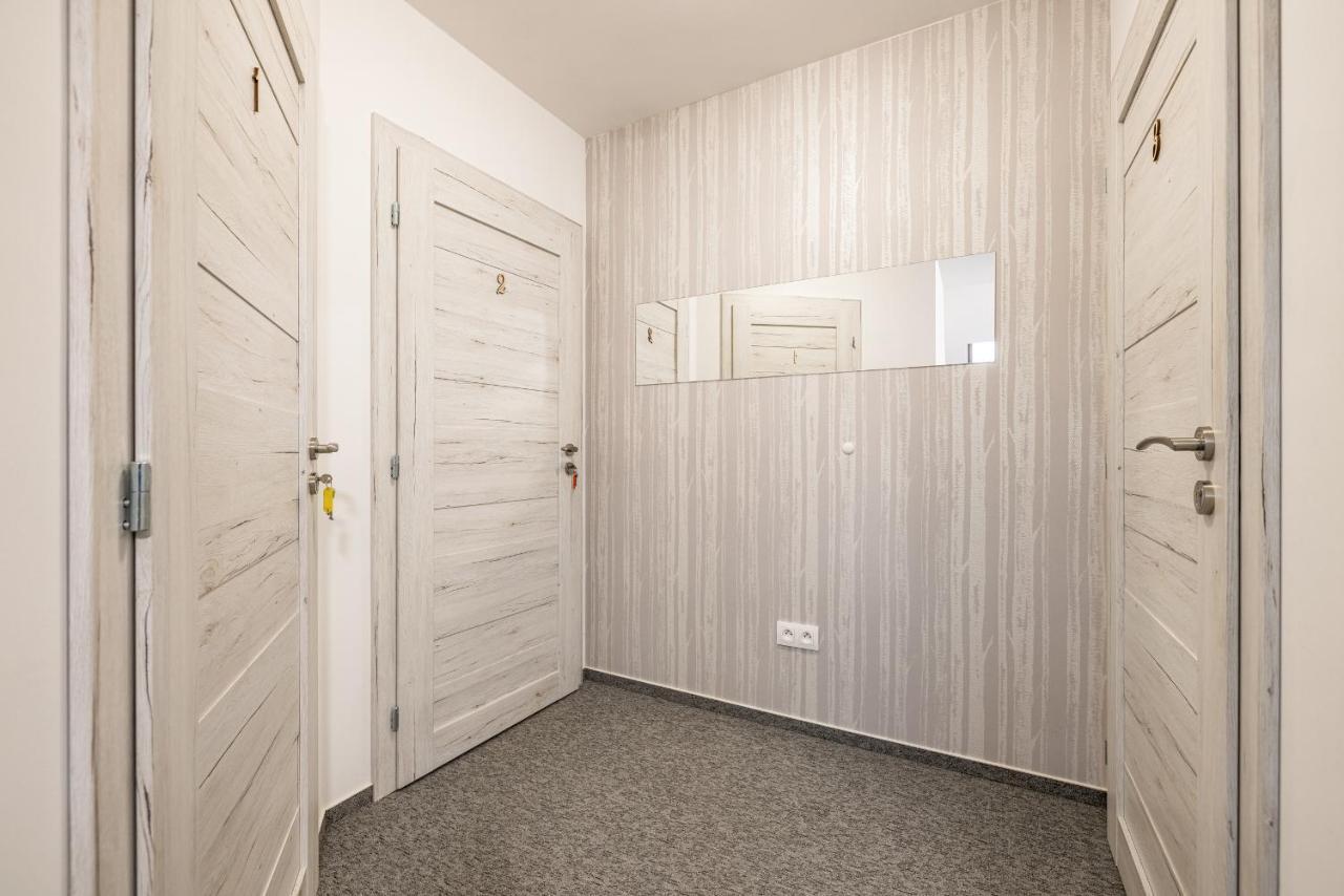 Ubytovanie Magnolia Hotell Lipany Exteriör bild